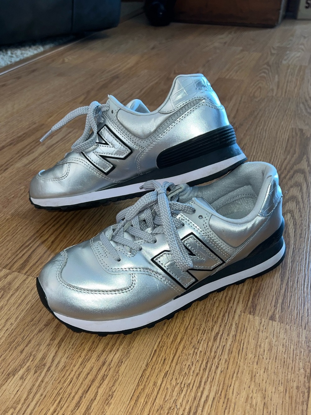 New Balance Tennis Shoes